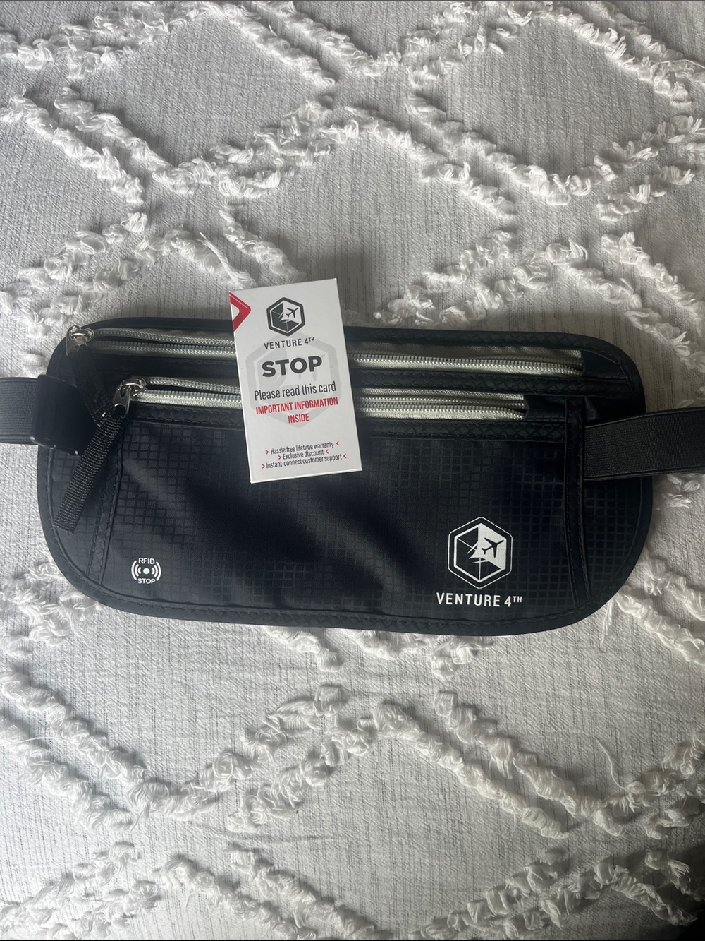Venture 4th Black Belt Bag — Sleek Everyday RFID Blocking Bag - Picture 6 of 7